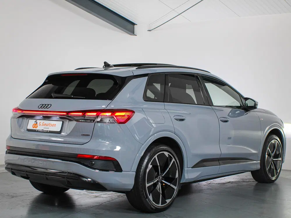 Audi Q4 e-tron 50 quattro S Competition 77 kWh S-Line uit 2023, foto 2