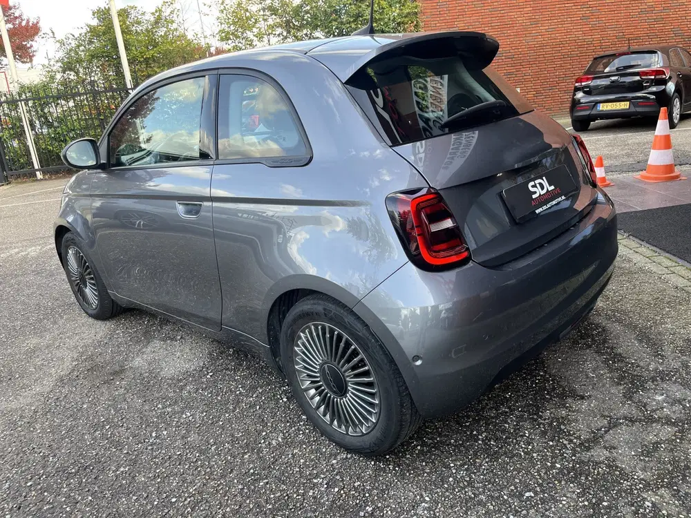 Fiat 500e 3+1 Icon 42 kWh 4DRS uit 2021, foto 4