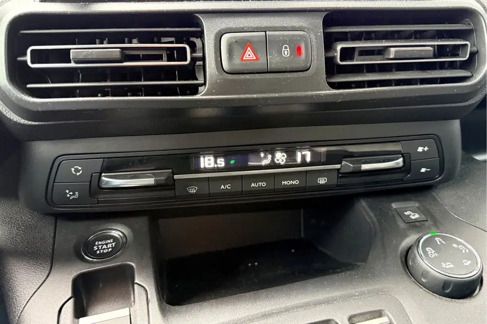 Citroën Berlingo ë-Berlingo XL Shine 50 kWh CAMERA NAVI KEY uit 2023, foto 15