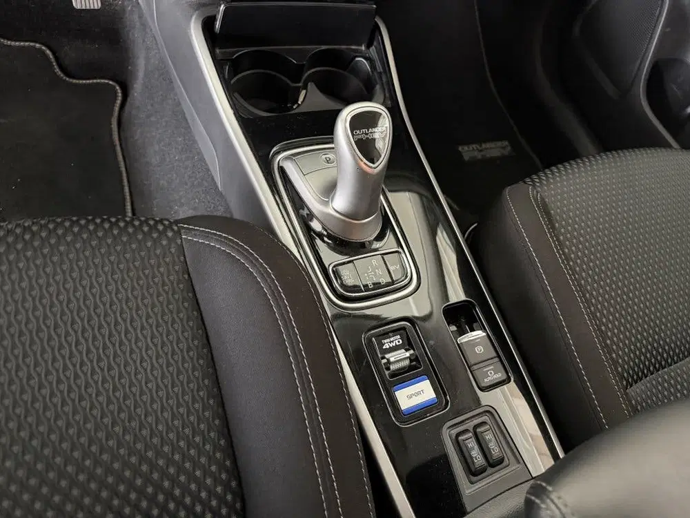 Mitsubishi Outlander 2.4 PHEV Pure (bj 2020 uit 2020, foto 10