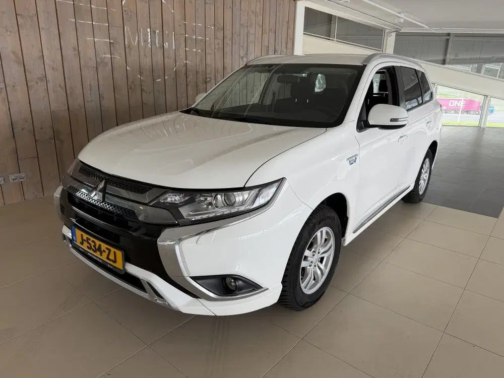 Mitsubishi Outlander 2.4 PHEV Pure (bj 2020 uit 2020, foto 2