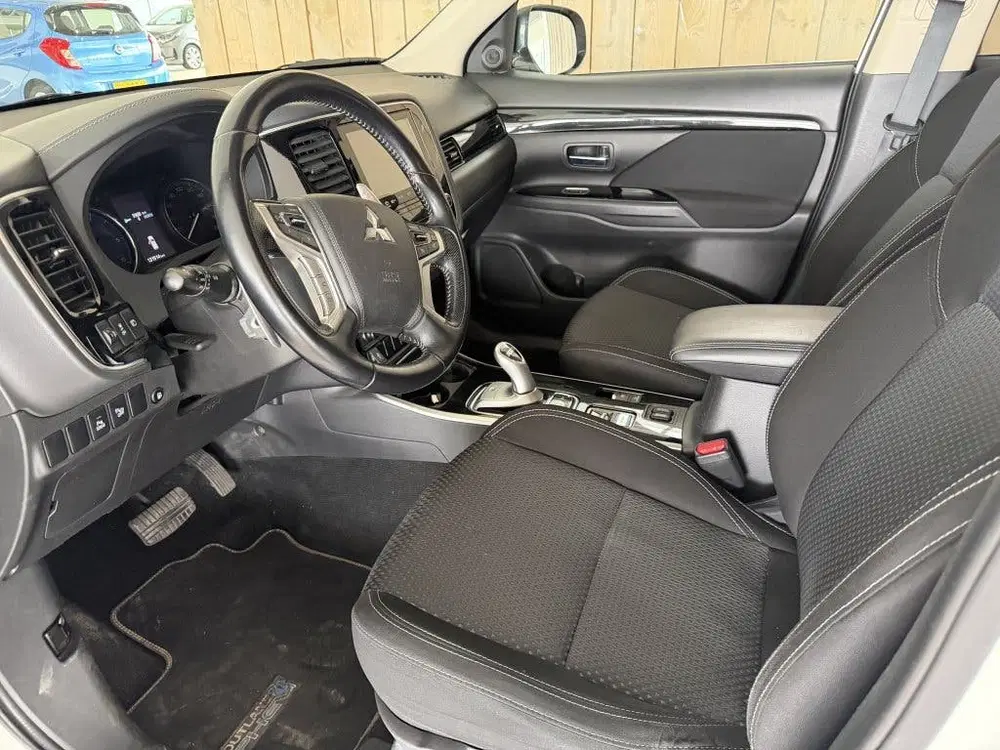 Mitsubishi Outlander 2.4 PHEV Pure (bj 2020 uit 2020, foto 7