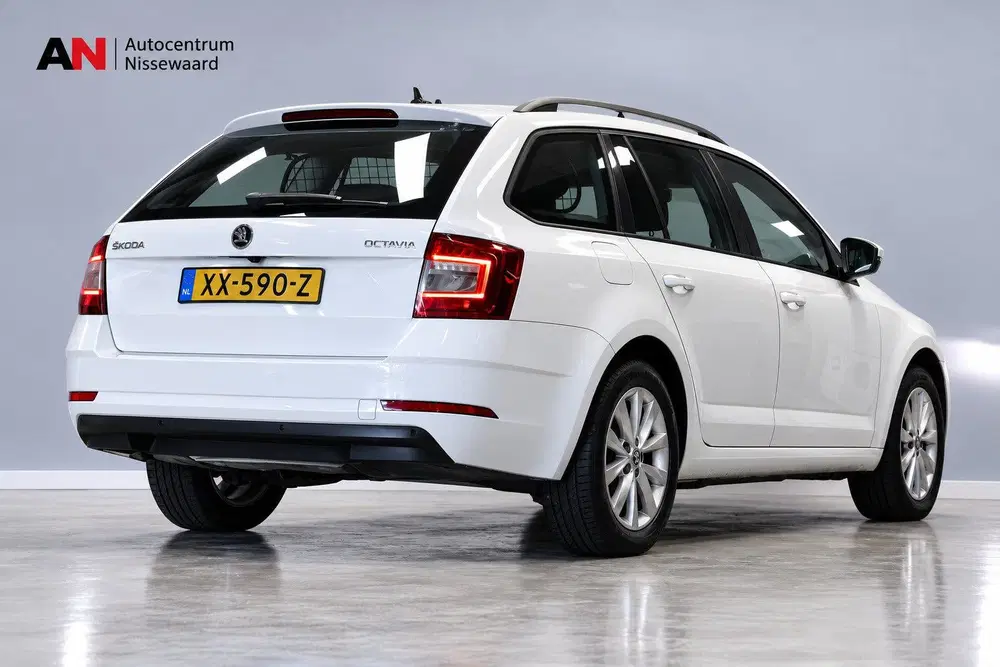 Skoda Octavia 1.0 TSI Greentech Ambition Business uit 2019, foto 2