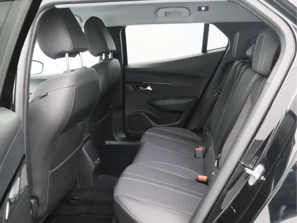 Peugeot 2008 1.2 PureTech Allure Pack uit 2021, foto 12
