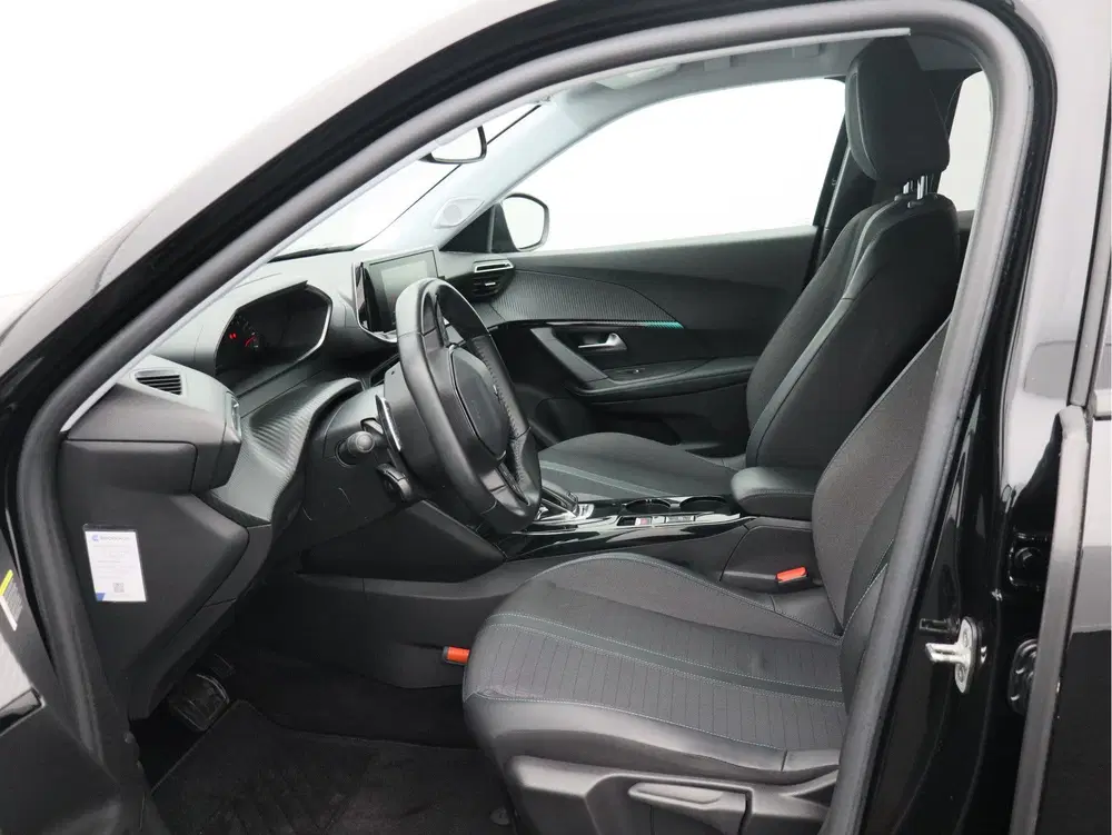 Peugeot 2008 1.2 PureTech Allure Pack uit 2021, foto 5