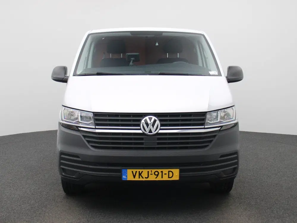 Volkswagen Transporter 2.0 TDI L2H1 150PK uit 2021, foto 3