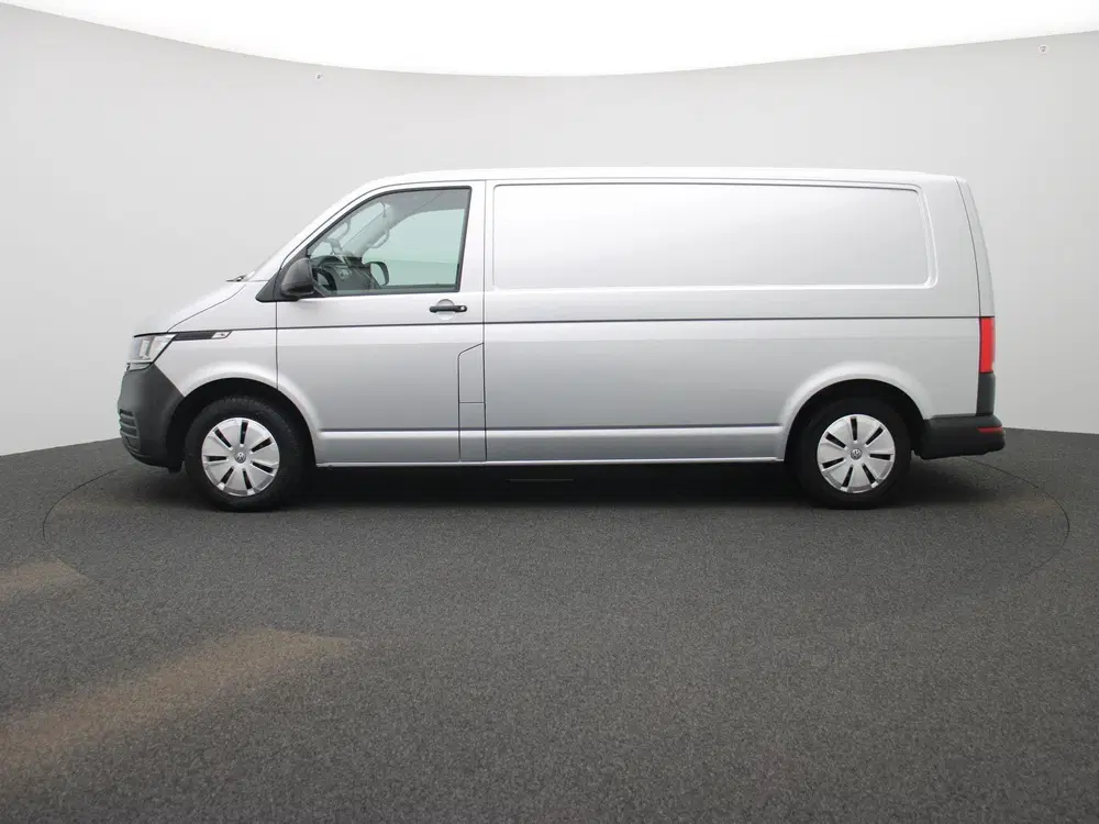 Volkswagen Transporter 2.0 TDI L2H1 150PK uit 2021, foto 4