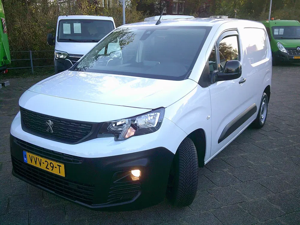 Peugeot Partner 1.5 BlueHDi 100 S&S L1 VOORZIEN VAN ARCO+C uit 2023, foto 3