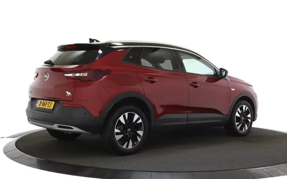 Opel Grandland 1.6 Turbo Ultimate uit 2021, foto 2