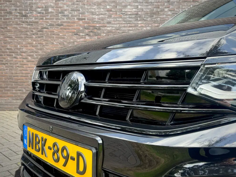 Volkswagen Tiguan R-LINE uit 2023, foto 12