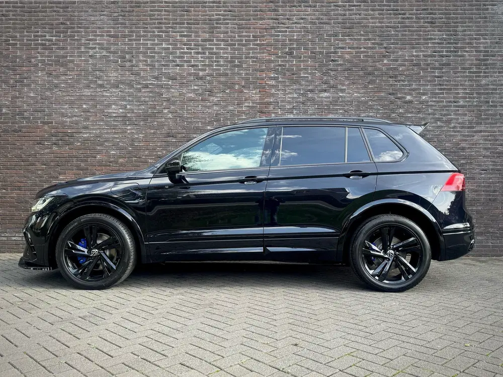 Volkswagen Tiguan R-LINE uit 2023, foto 3