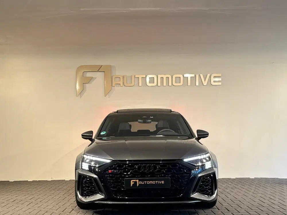 Audi RS3 Sportback 2.5 TFSI quattro Pano uit 2023, foto 2