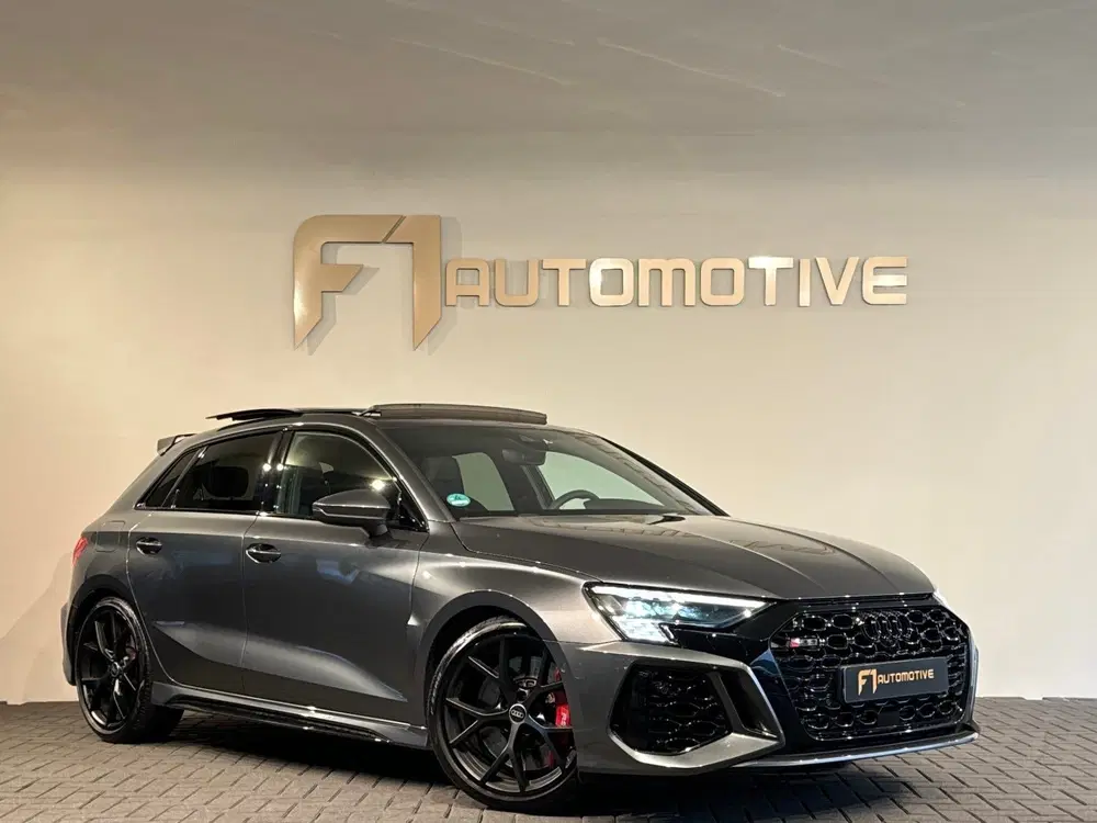 Audi RS3 Sportback 2.5 TFSI quattro Pano uit 2023, foto 3