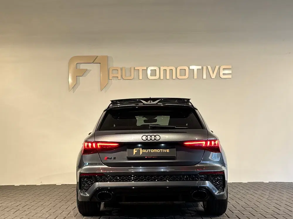 Audi RS3 Sportback 2.5 TFSI quattro Pano uit 2023, foto 5