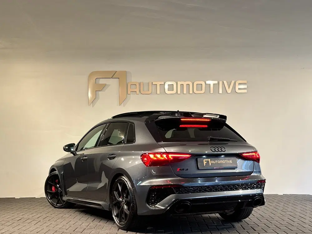 Audi RS3 Sportback 2.5 TFSI quattro Pano uit 2023, foto 6
