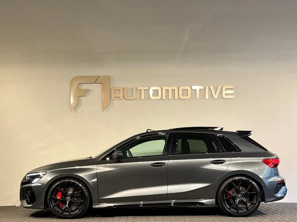 Audi RS3 Sportback 2.5 TFSI quattro Pano uit 2023, foto 7