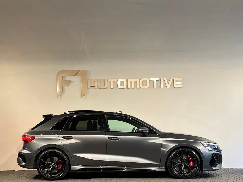 Audi RS3 Sportback 2.5 TFSI quattro Pano uit 2023, foto 8