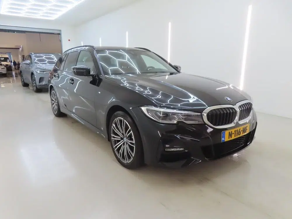 BMW 3-serie 3 Serie Touring 320e PHEV M-SPORT VOL LEER uit 2021, foto 3