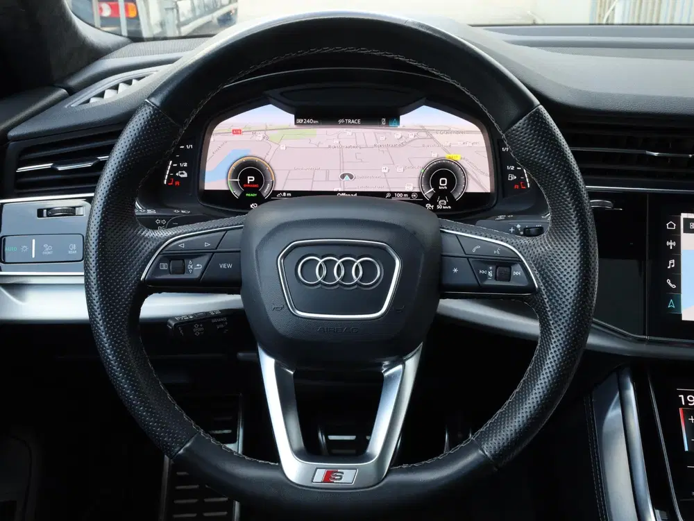Audi Q8 60 TFSI e quattro Competition Panodak uit 2022, foto 10