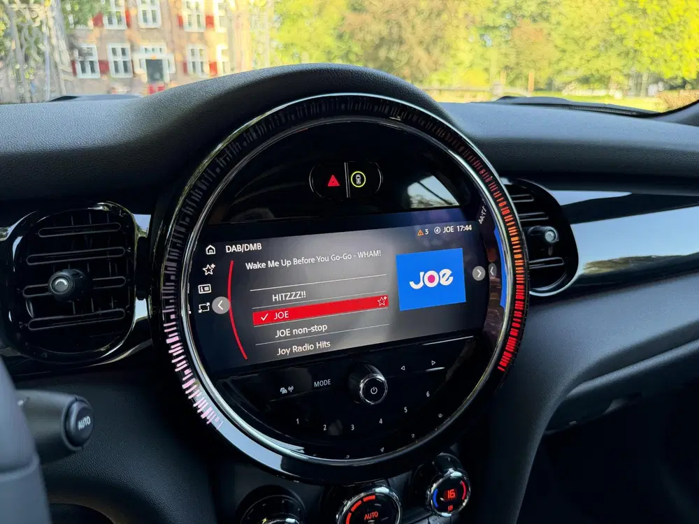 Mini Cabrio 2.0 Cooper S Essential uit 2023, foto 13