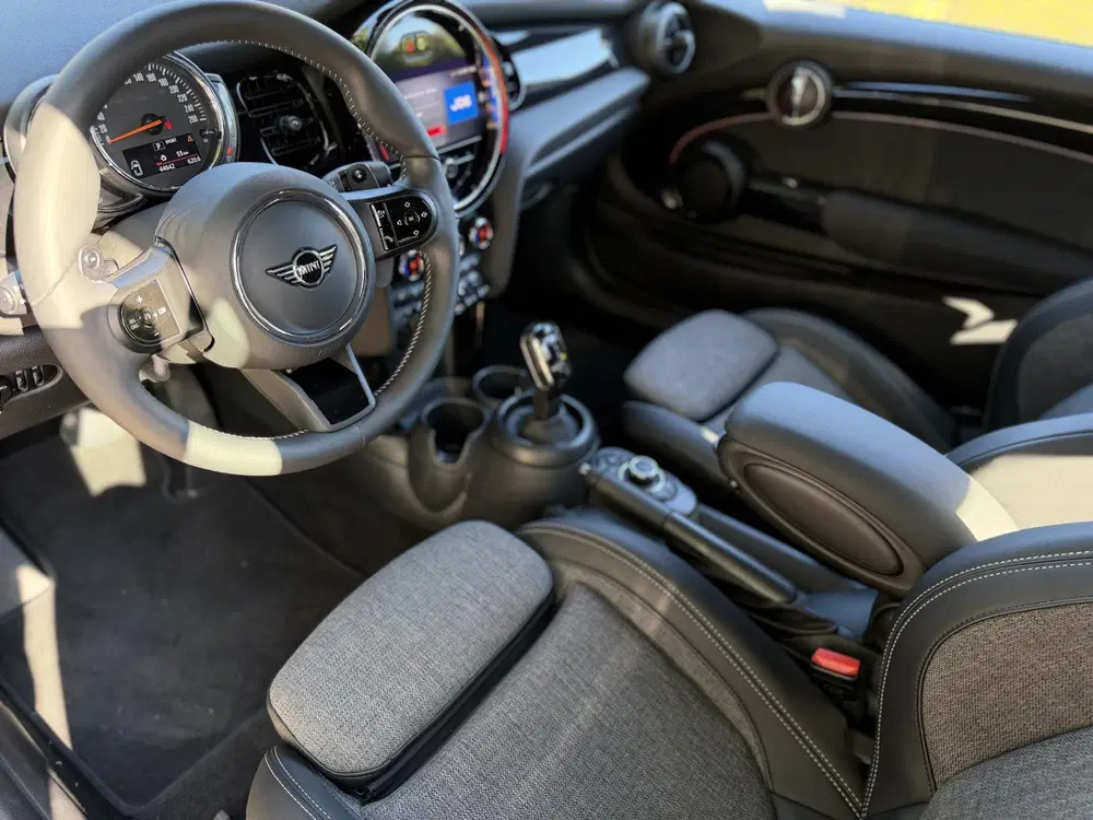 Mini Cabrio 2.0 Cooper S Essential uit 2023, foto 7
