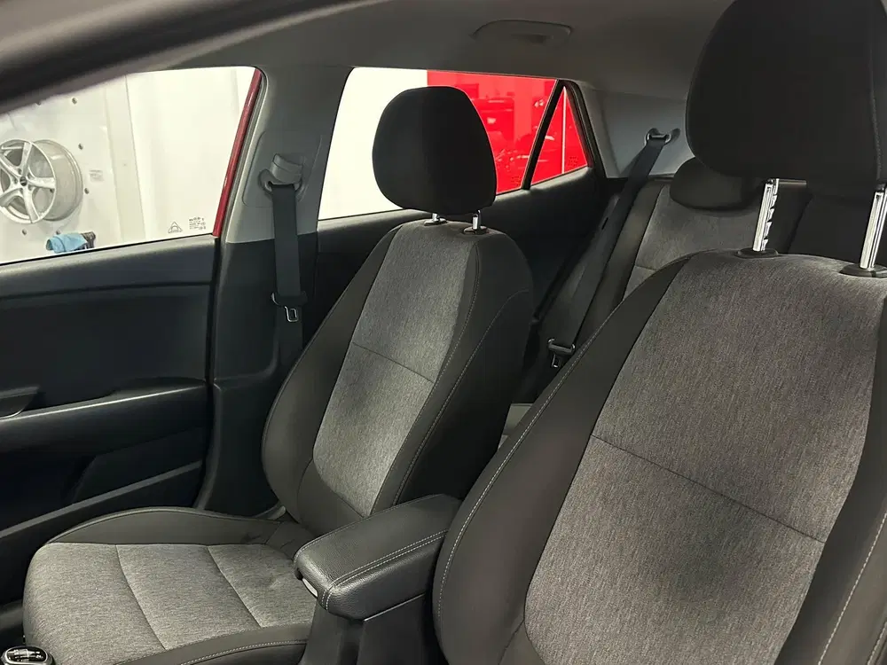 Kia Stonic 1.0 T-GDi DynamicLine uit 2019, foto 2