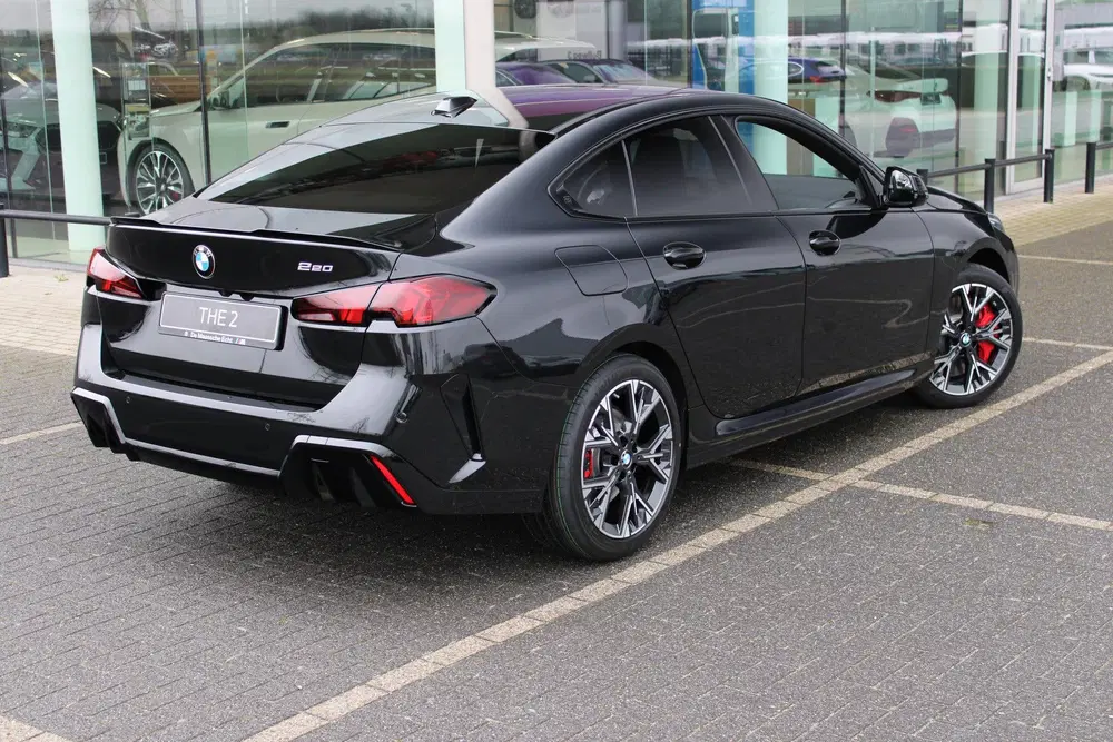 BMW 2-serie Coupé 220 M Sport Automaat uit 2026, foto 3
