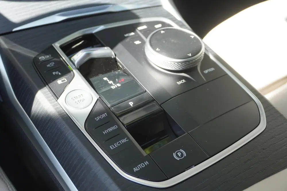 BMW 3-serie Touring 330e uit 2025, foto 13
