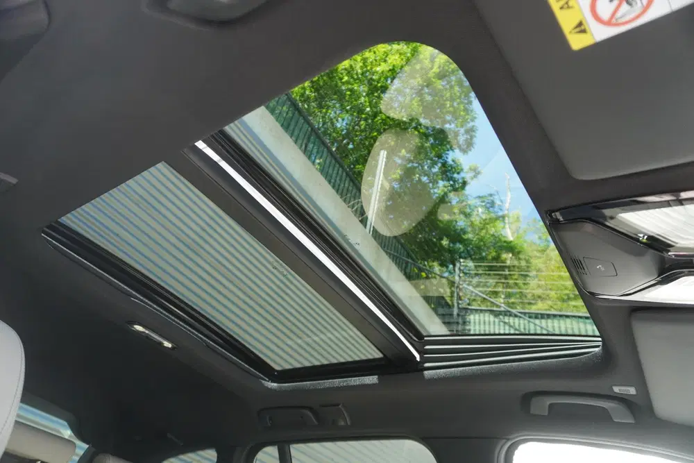 BMW 3-serie Touring 330e uit 2025, foto 14