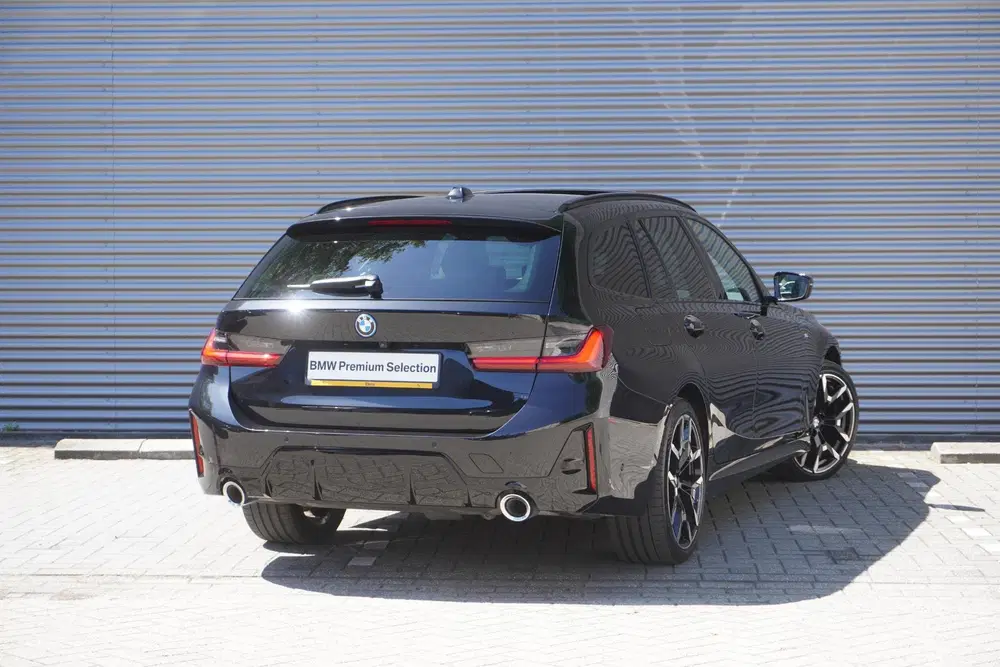 BMW 3-serie Touring 330e uit 2025, foto 2