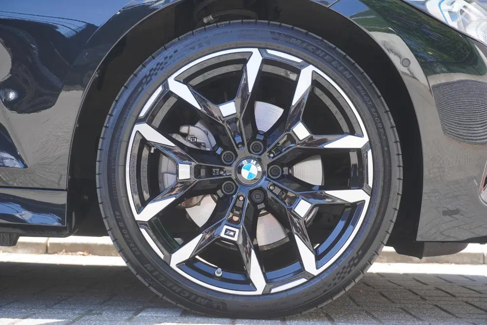 BMW 3-serie Touring 330e uit 2025, foto 7
