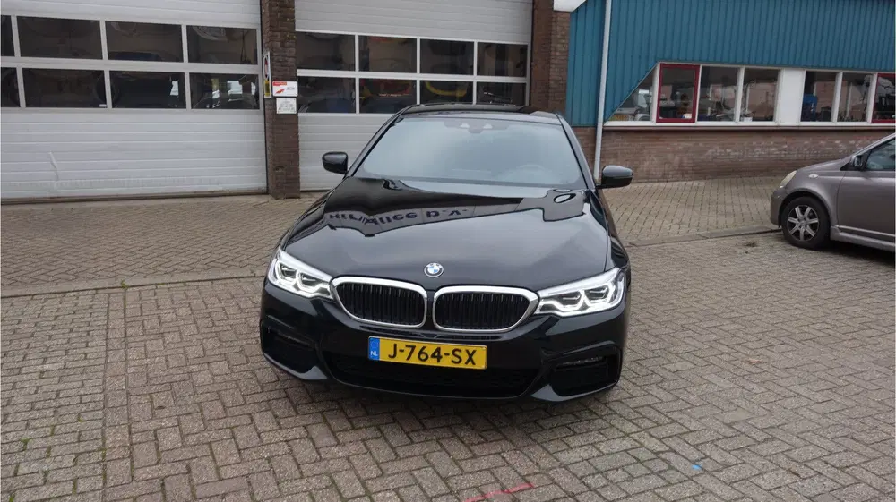 BMW 5-serie 5 Serie 520i High Executive Edition (bj 20 uit 2020, foto 2