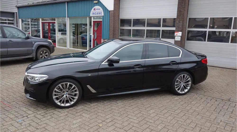 BMW 5-serie 5 Serie 520i High Executive Edition (bj 20 uit 2020, foto 3