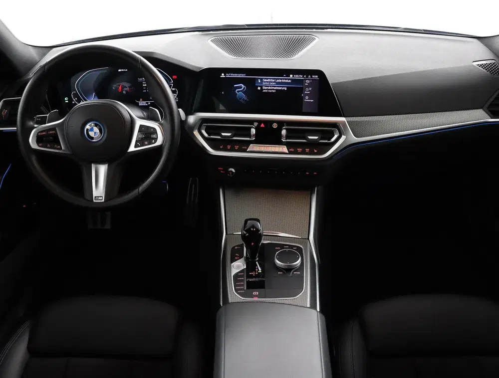 BMW 3-serie 330e xDrive uit 2022, foto 9