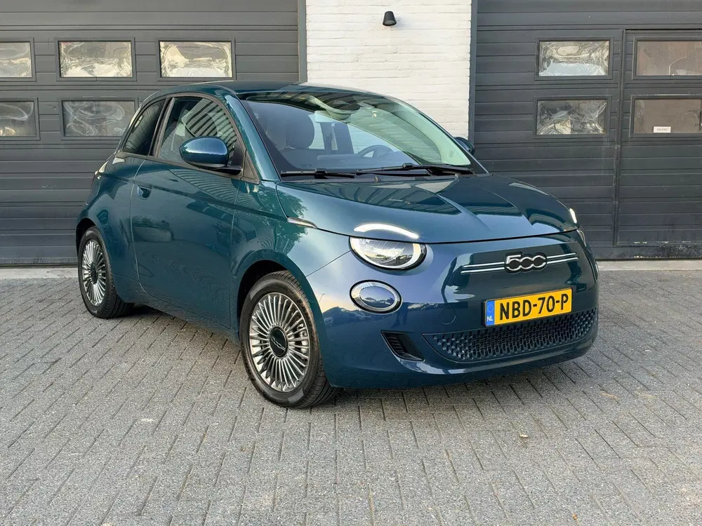 Fiat 500 RED 24 kWh Old School Edition uit 2023