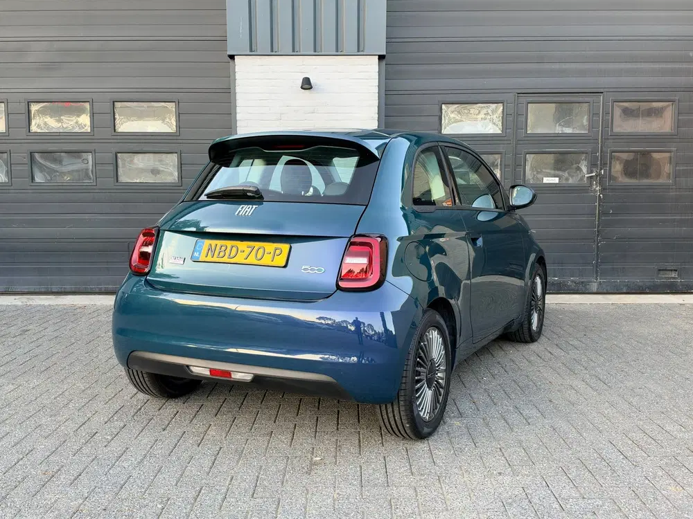 Fiat 500 RED 24 kWh Old School Edition uit 2023, foto 11