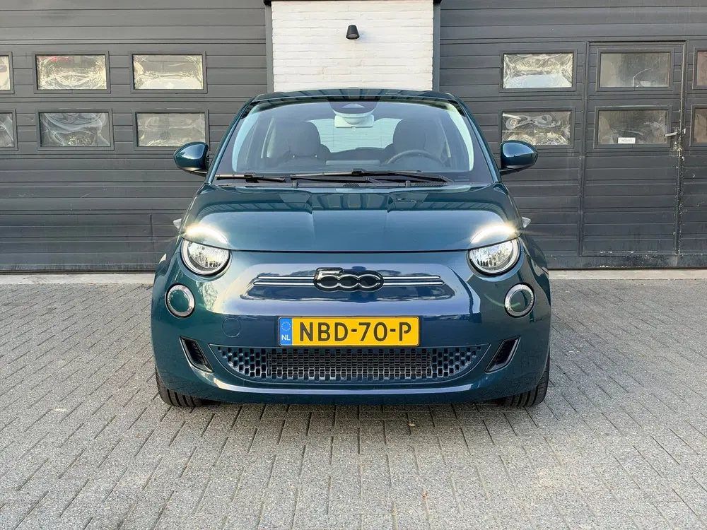 Fiat 500 RED 24 kWh Old School Edition uit 2023, foto 2