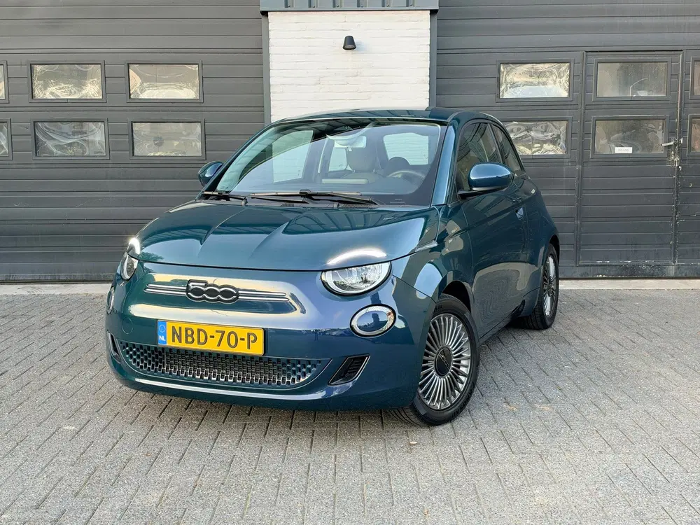 Fiat 500 RED 24 kWh Old School Edition uit 2023, foto 3
