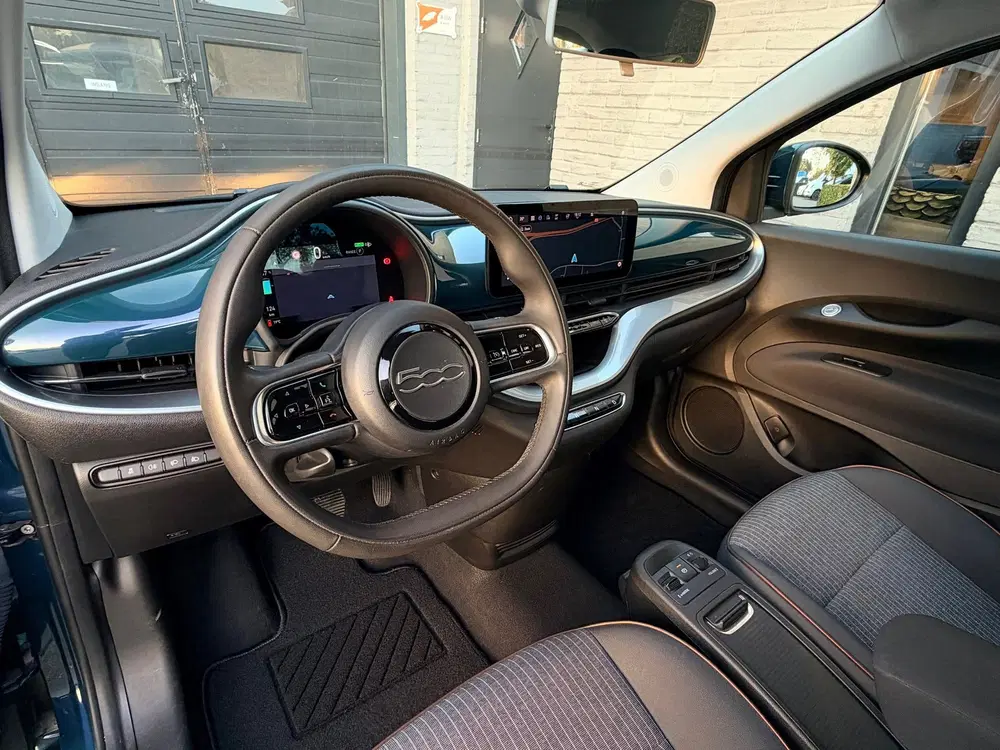 Fiat 500 RED 24 kWh Old School Edition uit 2023, foto 4