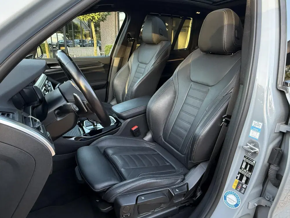 BMW X3 xDrive30e M SPORT uit 2022, foto 4
