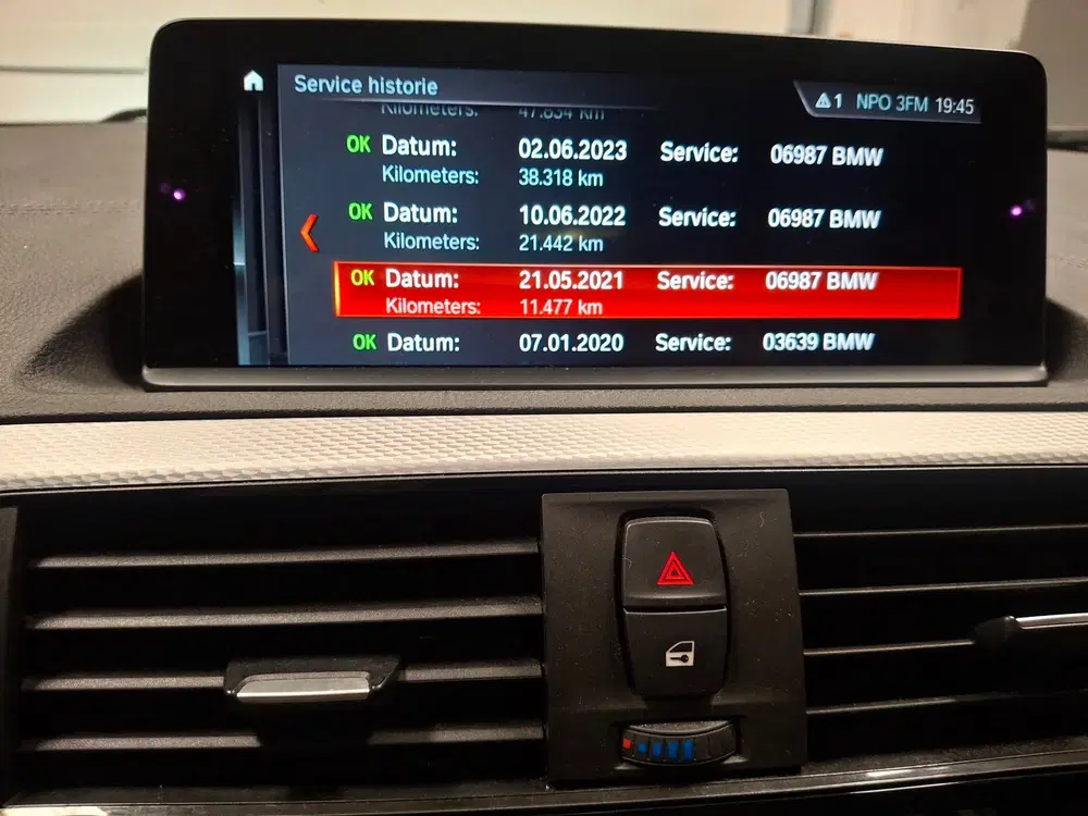 BMW 1-serie 118i Edition M Sport Shadow Line Apple Car uit 2020, foto 12