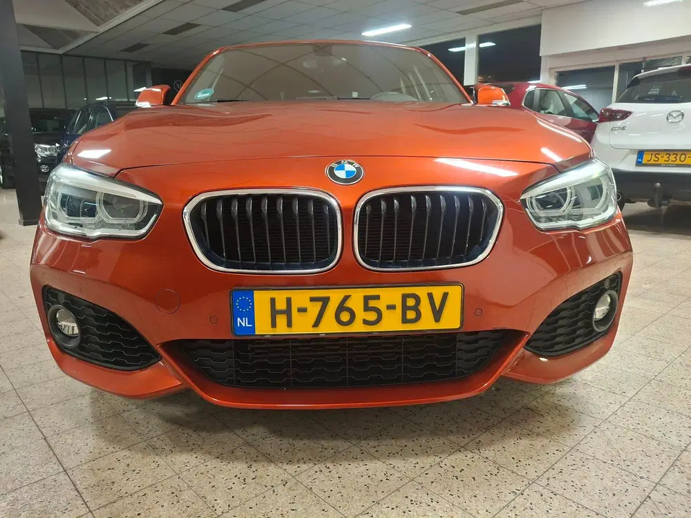 BMW 1-serie 118i Edition M Sport Shadow Line Apple Car uit 2020, foto 14
