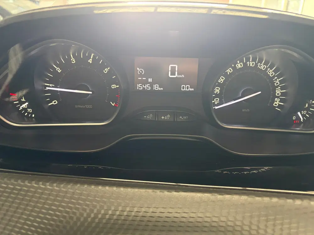 Peugeot 2008 1.2 PureTech Blue Lion 2e EIG uit 2019, foto 15