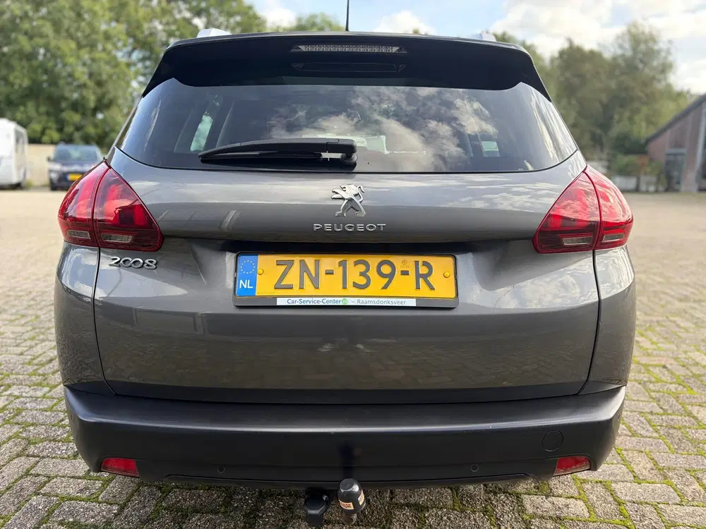 Peugeot 2008 1.2 PureTech Blue Lion 2e EIG uit 2019, foto 3