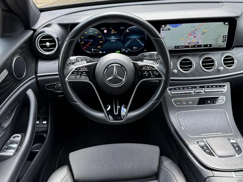 Mercedes-Benz E-Klasse Estate 300 e 320pk Avantgarde AMG Lin uit 2022, foto 3