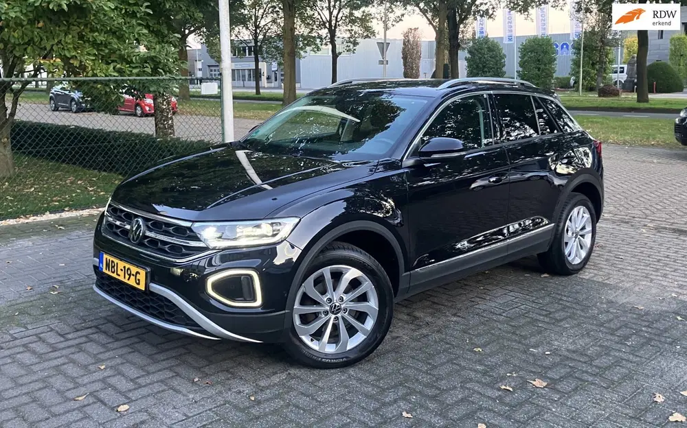 Volkswagen T-Roc 1.5 TSI R-Line Navi uit 2023