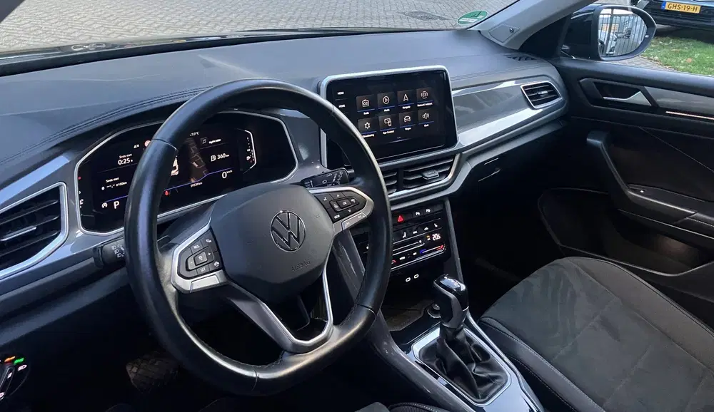 Volkswagen T-Roc 1.5 TSI R-Line Navi uit 2023, foto 13
