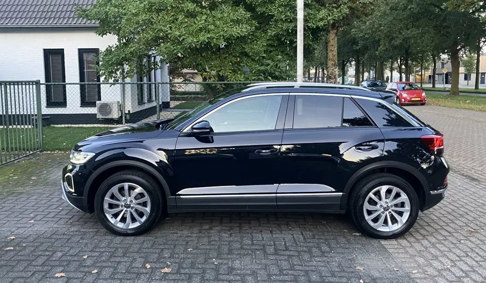 Volkswagen T-Roc 1.5 TSI R-Line Navi uit 2023, foto 3