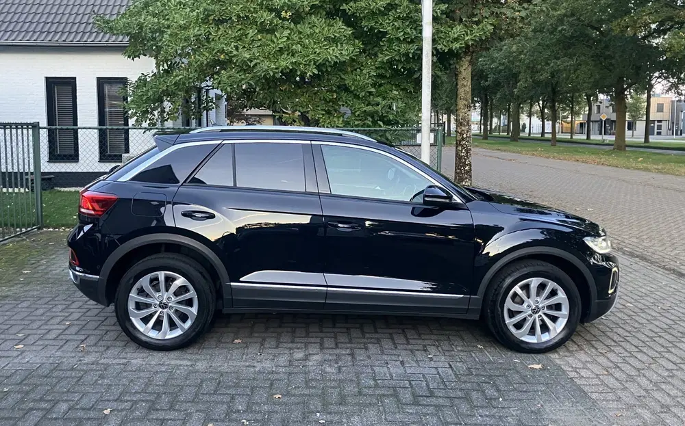 Volkswagen T-Roc 1.5 TSI R-Line Navi uit 2023, foto 4