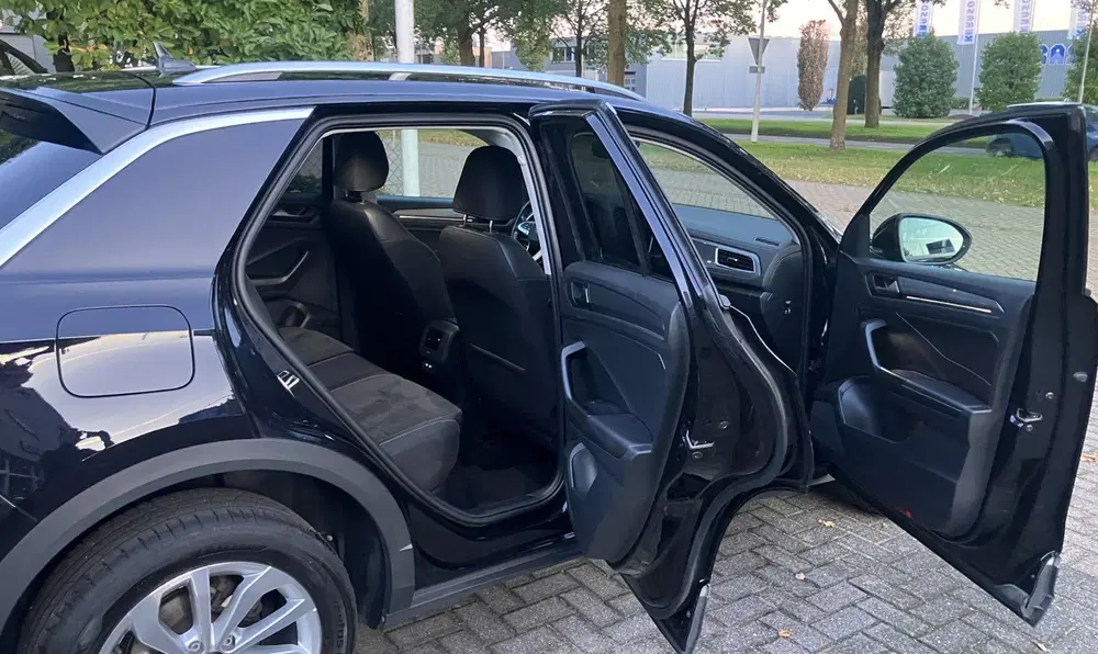 Volkswagen T-Roc 1.5 TSI R-Line Navi uit 2023, foto 8